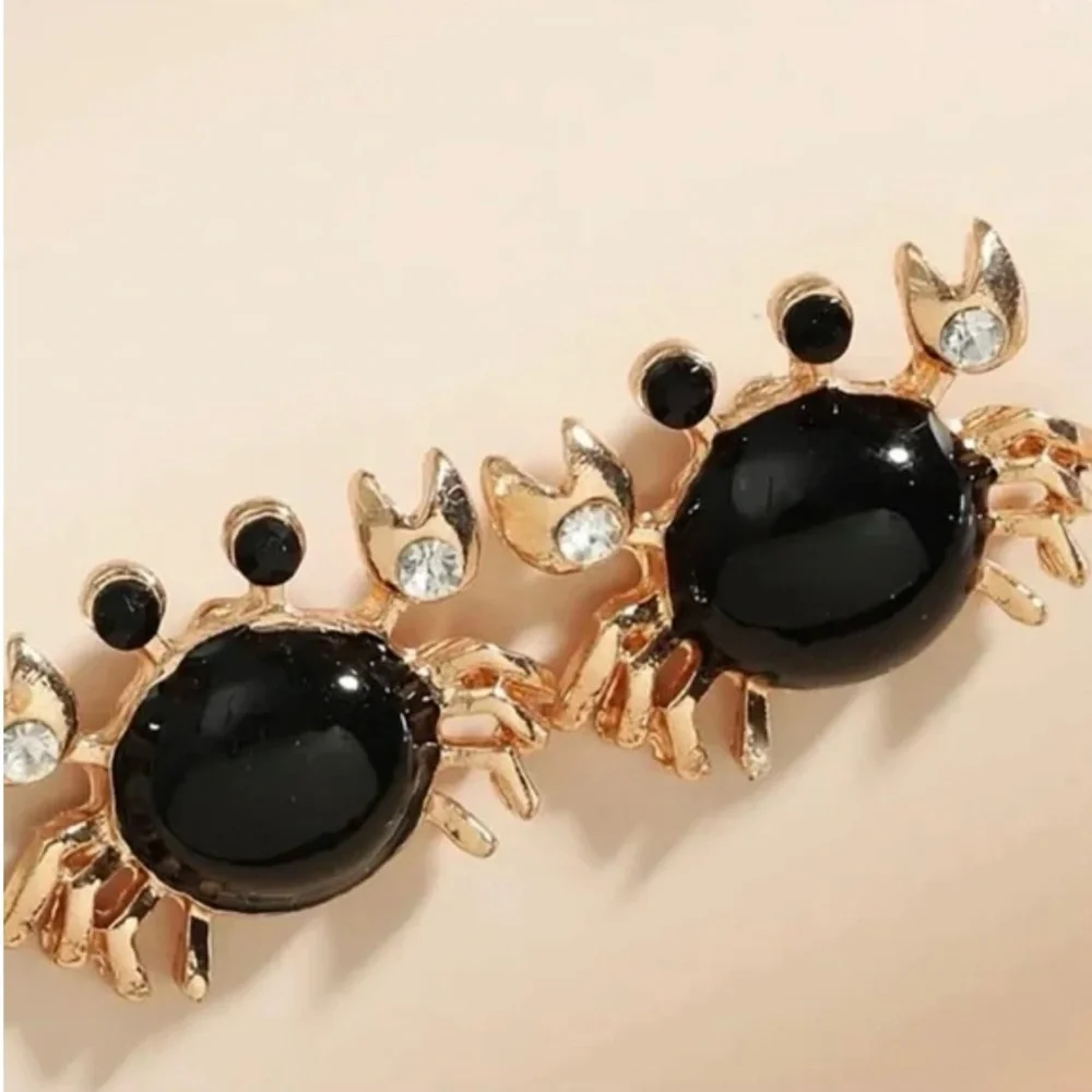 Verity Funky Black Crab Coastal Beach Shore Sand Crustacean Shellfish Ocean Stud